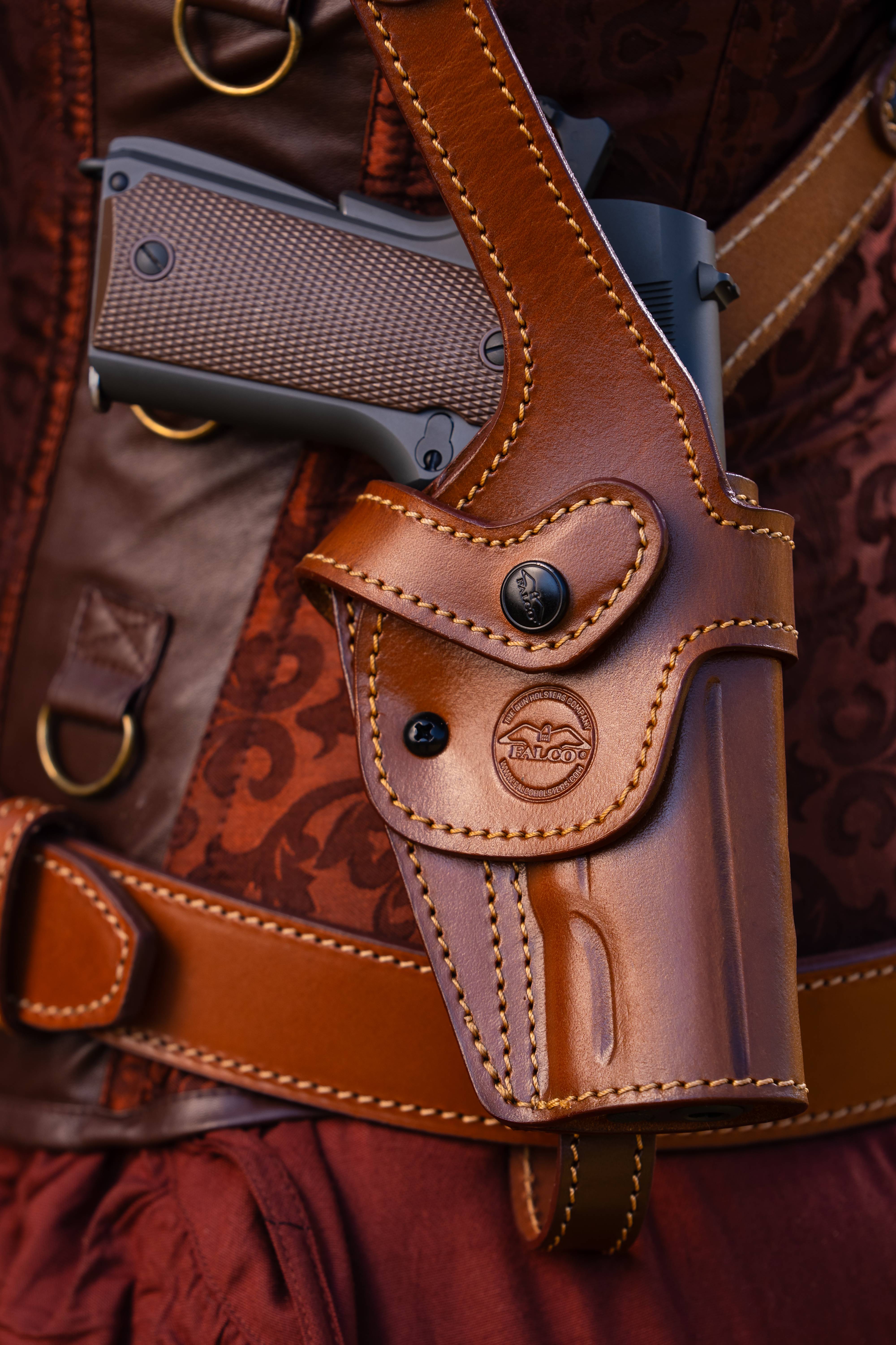 Custom shoulder holster for 1911