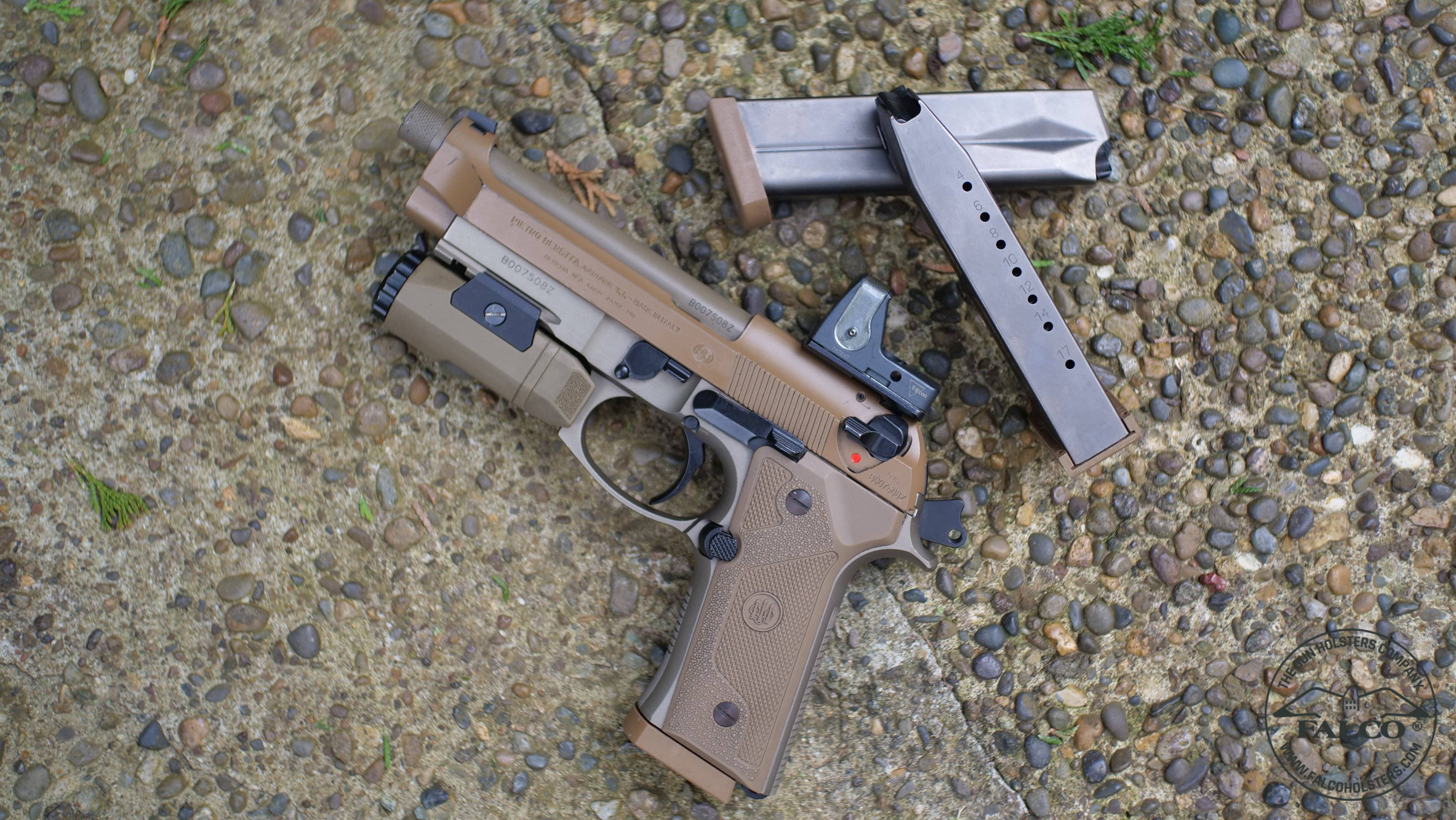 Beretta M9 so svetlom