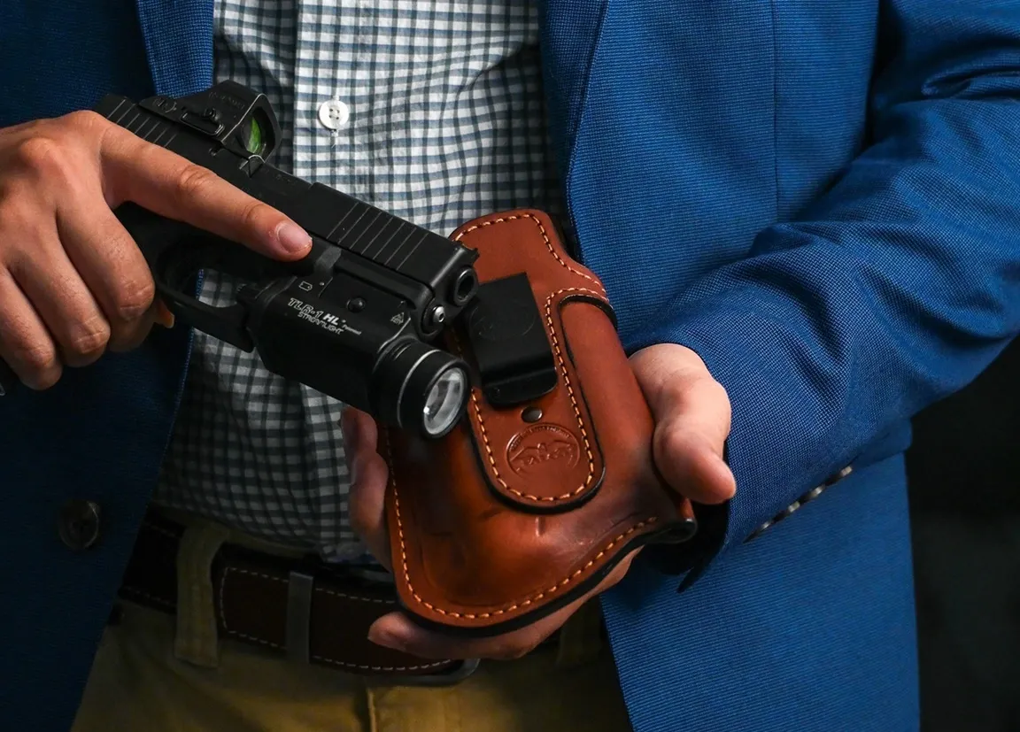 Glock with IWB holster