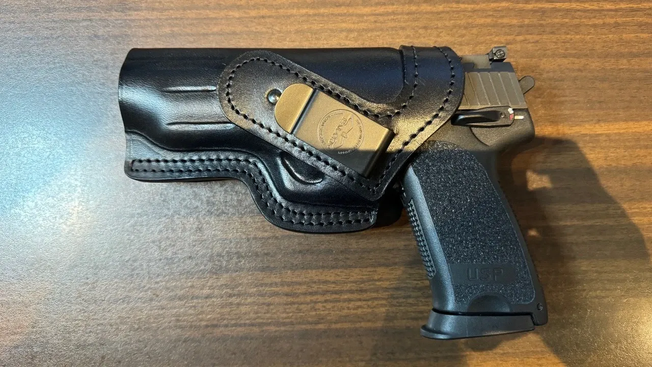 HK USP in leather Falco holster