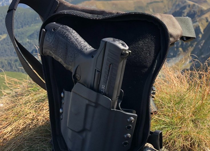 Details more than 90 hand gun bags super hot - in.duhocakina
